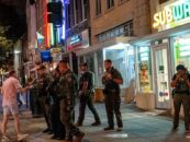 L'homme scandalisé par Trump Takeover Hurls Subway Sandwich à l'officier fédéral dans le quartier DC adapté aux LGBTQ
