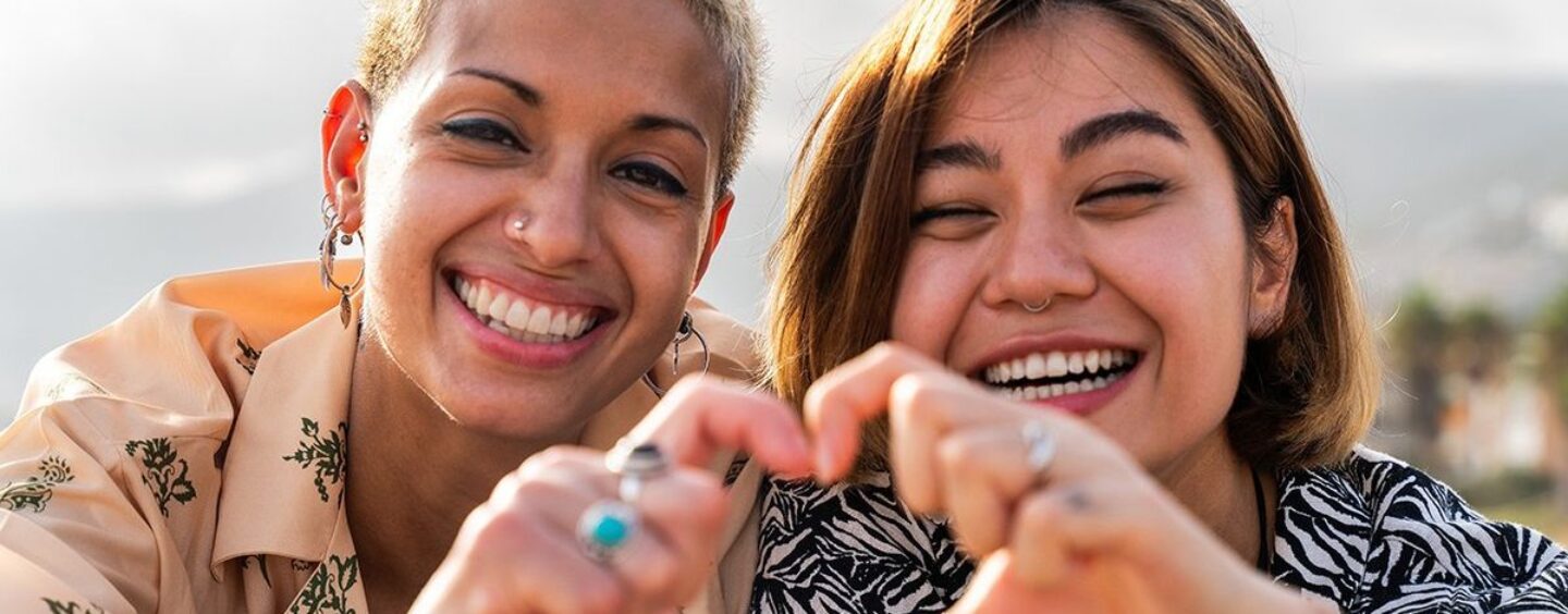 Qu'est-ce qu'une future lesbienne? Le terme saphique expliqué par un expert des rencontres LGBTQ +