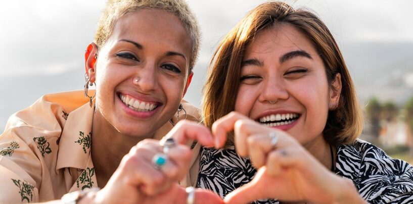 Qu'est-ce qu'une future lesbienne? Le terme saphique expliqué par un expert des rencontres LGBTQ +