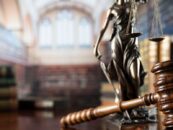 Le juge de la Floride frappe la loi de l'État utilisée pour interdire les livres: «  Aucun de ces livres n'est obscène ''