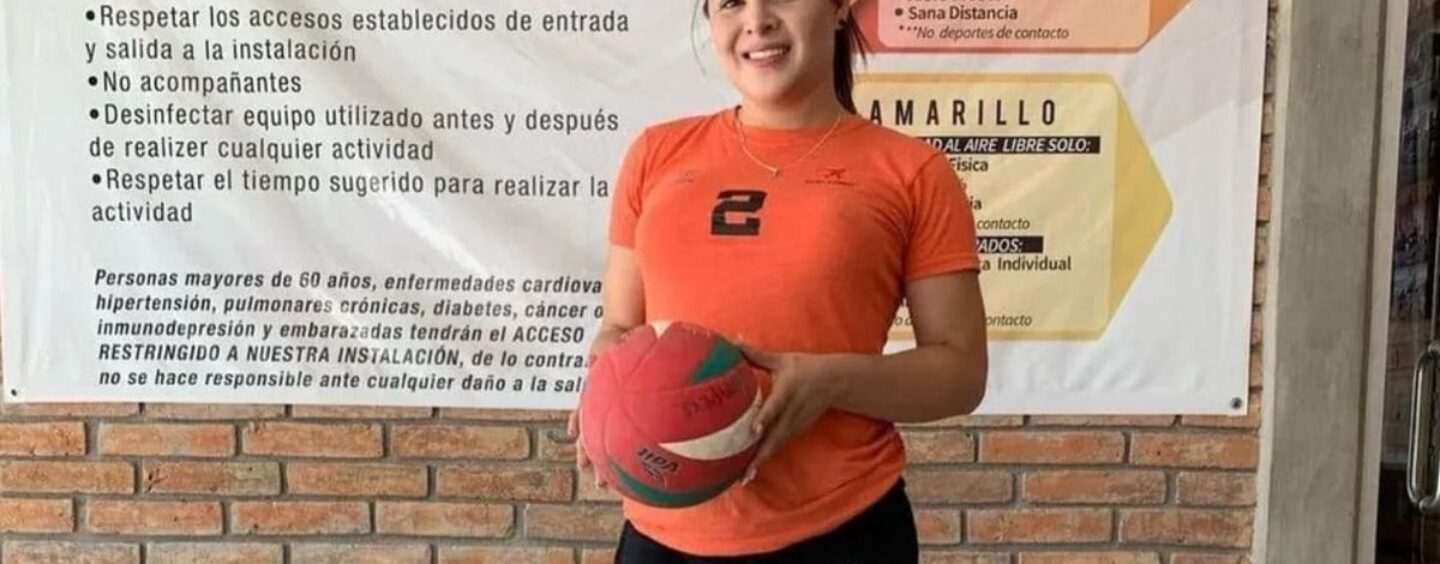 Le joueur de volleyball poursuit l'Université de Californie qui a révoqué sa bourse pour être trans