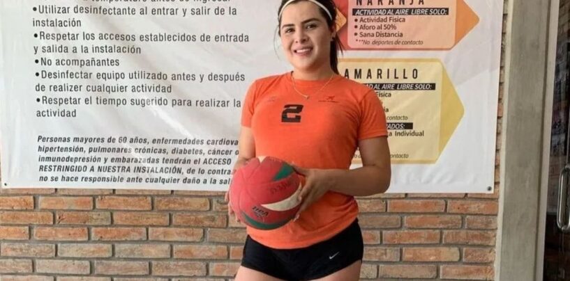 Le joueur de volleyball poursuit l'Université de Californie qui a révoqué sa bourse pour être trans