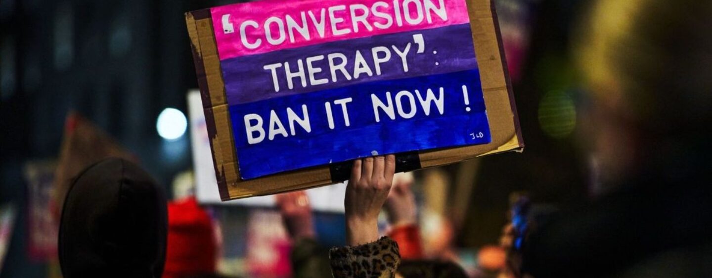 La thérapie de conversion pour les personnes LGBTQ +, discréditée depuis longtemps, pourrait faire un retour