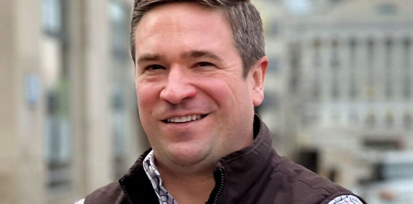 L'ancien Missouri AG anti-transgenre nommé à la direction du FBI