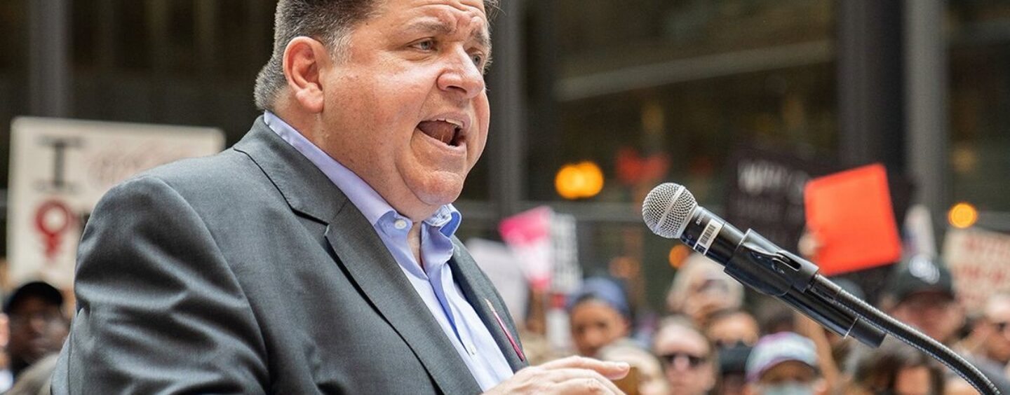 L'Illinois lance le premier hotline LGBTQ + LGBTQ +