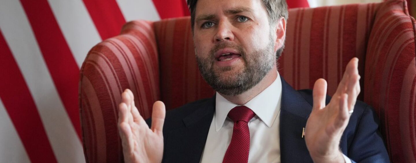 Regarder JD Vance est appelé un «canapé-f * cker» à son visage est la meilleure chose que vous verrez toute la journée