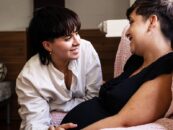 Comment choisir une sage-femme si vous êtes un parent trans ou non binaire, selon un expert LGBTQ +