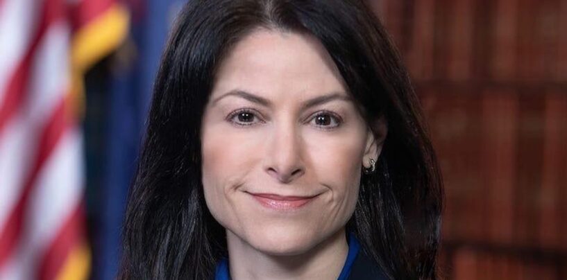 Le Michigan Out AG avertit les hôpitaux de ne pas grotter à l'interdiction trans de Trump, appelle la décision probablement «  illégale ''