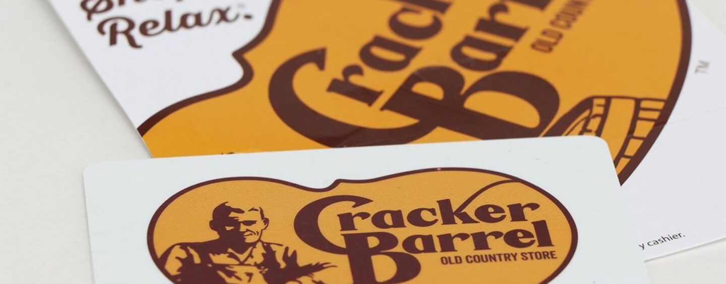 Cracker Barrel supprime tranquillement la page LGBTQ + Pride et Dei du site Web