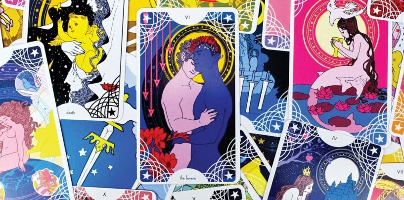 Les adultes queer ne sont pas seulement obsédés par l'astrologie – ils y croient.