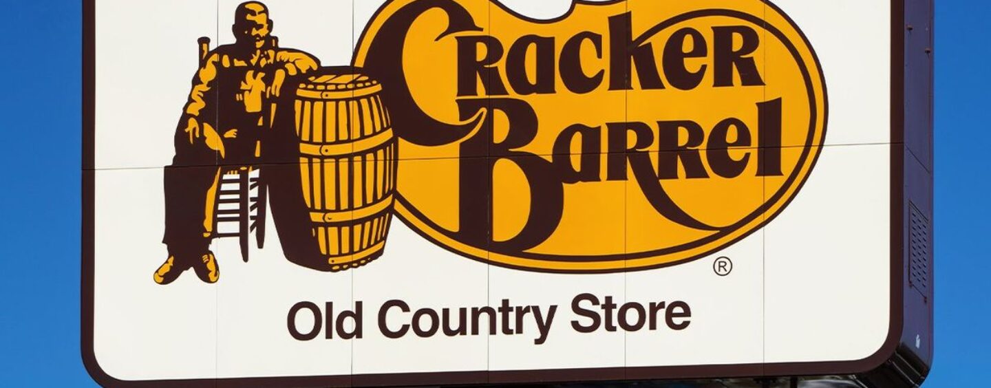 Cracker Barrel revient au logo d'origine en réponse aux gémissements conservateurs