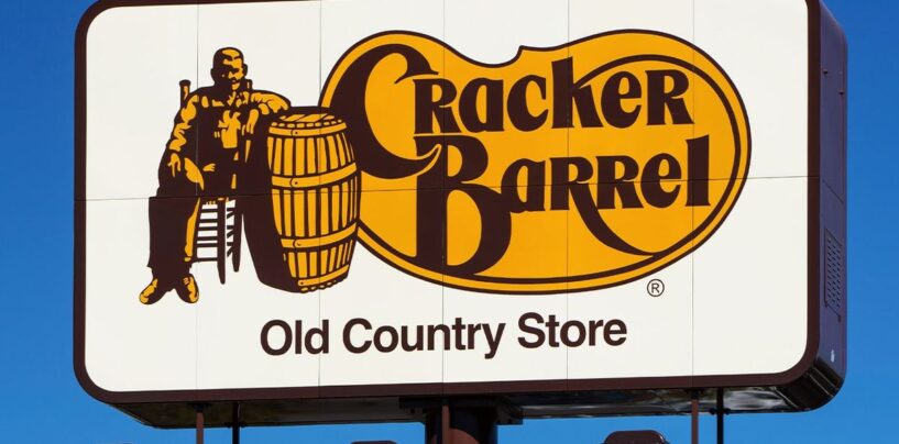 Cracker Barrel revient au logo d'origine en réponse aux gémissements conservateurs