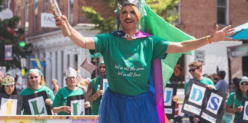 50 photos qui prouvent Outthudson Pride 2025 a transformé la ville en terre d'Oz