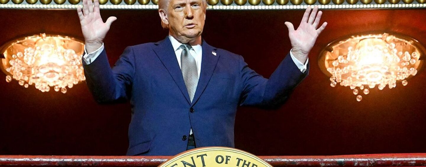 Fraîchement sorti en prenant le contrôle de la police de DC, Trump annonce qu'il accueillera la diffusion télévisée du Kennedy Center de CBS