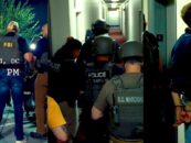 La vidéo de propagande de la Maison Blanche montre l'équipe Swat Swarming DC Home of DOJ Employee chargé d'avoir lancé Sandwich