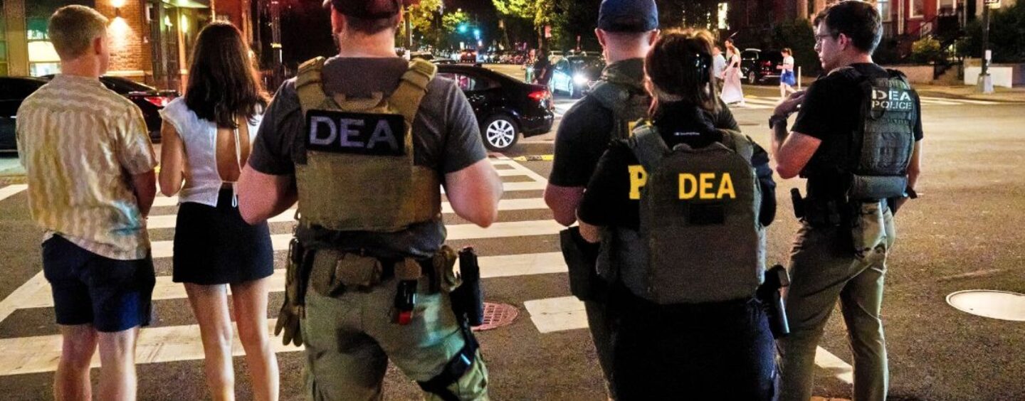 Les propriétaires de DC Bar disent que la répression fédérale de l'application de la loi de Trump tue leur entreprise