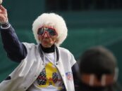 Lesbiennes réelles une ligue de leur propre joueur lance le premier terrain pour le baseball féminin professionnel