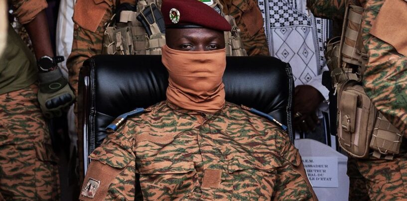 Le Burkina Faso interdit l'homosexualité, prélevant des amendes et jusqu'à 5 ans de prison