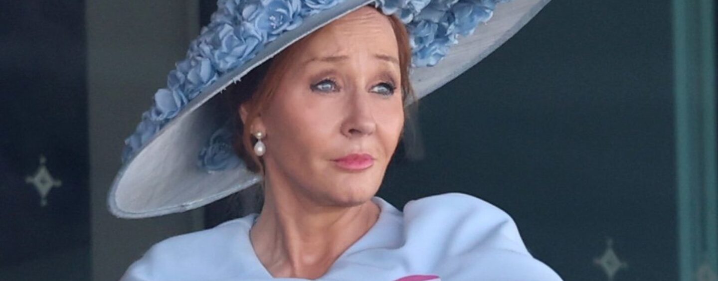 JK Rowling échoue à l'éclairage à gaz avec une diatribe prévisible contre le directeur de Harry Potter