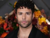 Rafael L. Silva se déshabille dans de nouveaux photoshoot et gays sexy
