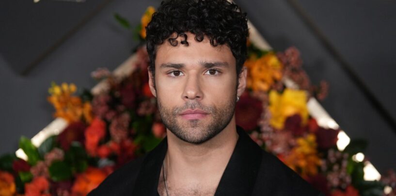 Rafael L. Silva se déshabille dans de nouveaux photoshoot et gays sexy