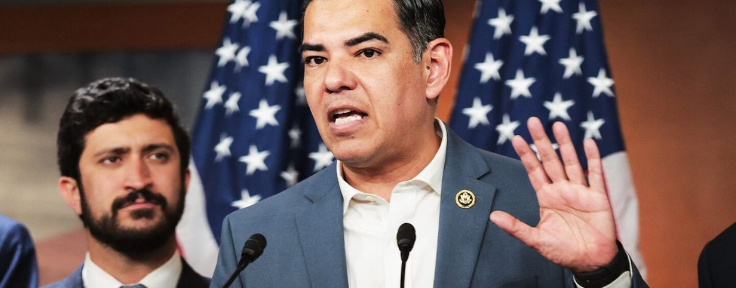 Breaking: La Maison Blanche s'appuie sur Gopers au Congrès pour retenir les fichiers d'Epstein, explique le représentant Robert Garcia