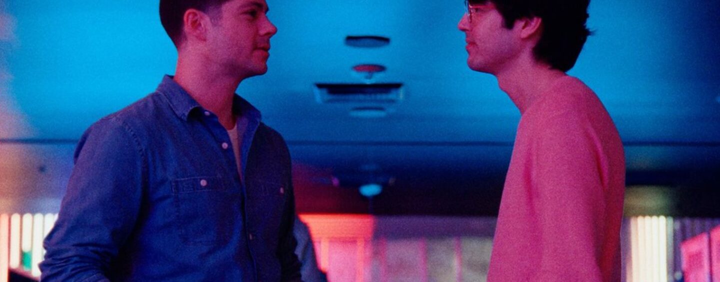 Twinless Star envoie un message à «pervs» qui a regardé la scène de sexe gay divulguée