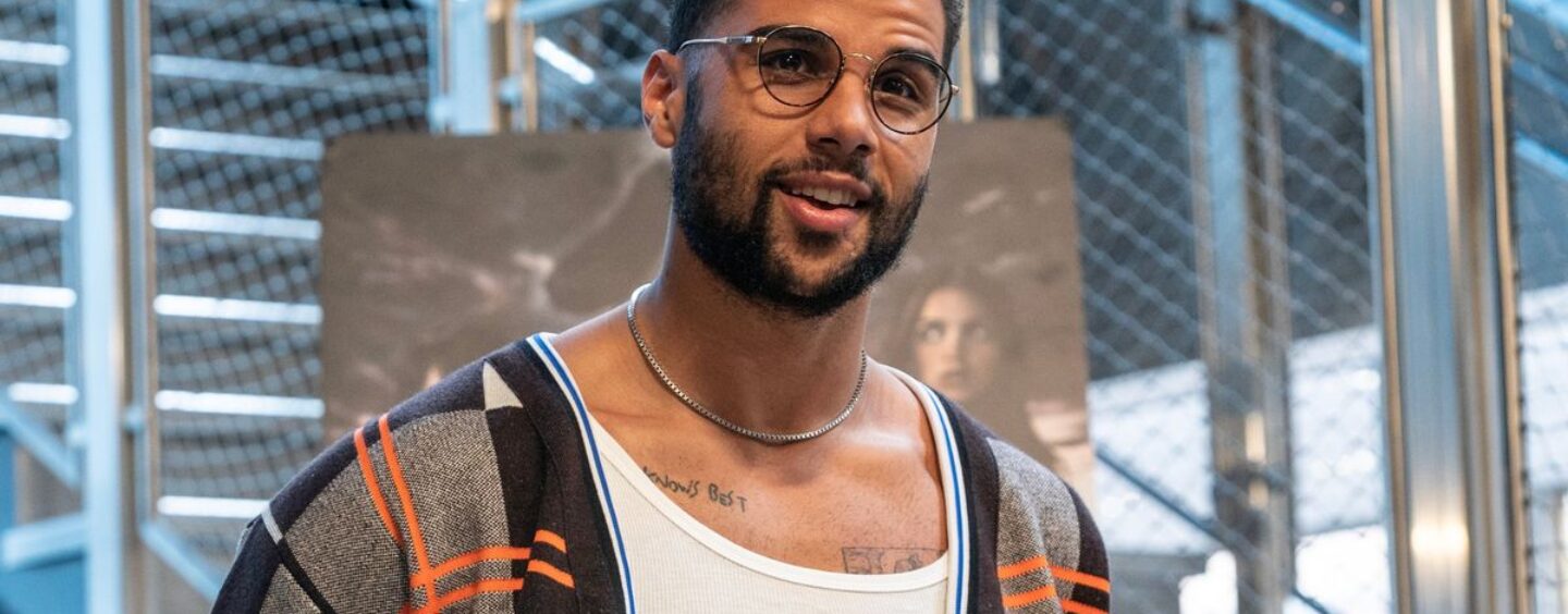 Mason Gooding montre ses muscles et ses tatouages ​​dans une nouvelle photo sexy et cela entraîne les gays sauvages