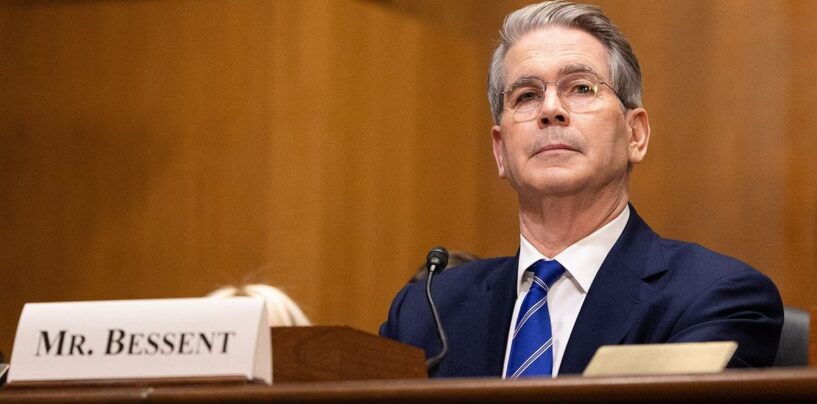 Scott Bessent a menacé de frapper un autre responsable de Trump dans le «F *** ing Face», rapporte Politico