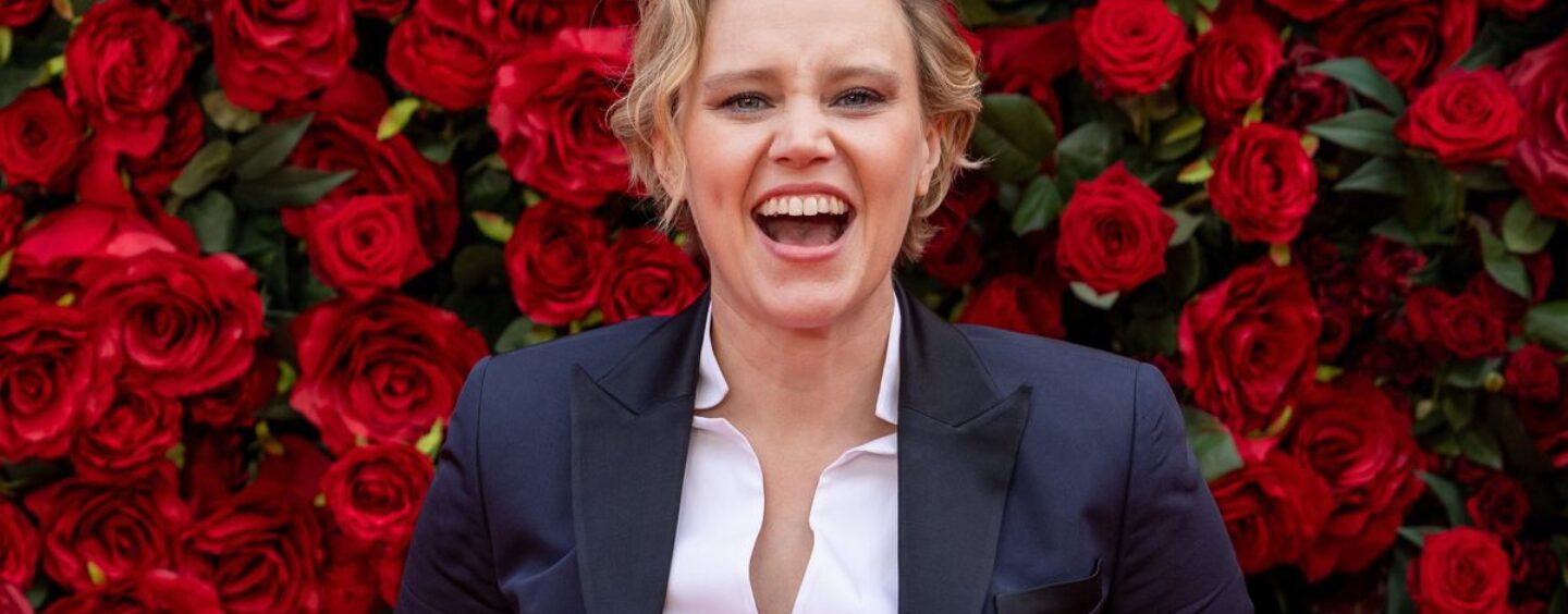 Kate McKinnon a révélé qu'elle avait une «langue géographique», la condition orale expliquée par les experts
