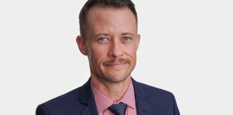 Le ministère de la Justice de Trump inculte l'avocat des droits LGBTQ + dans une enquête de juge-saut