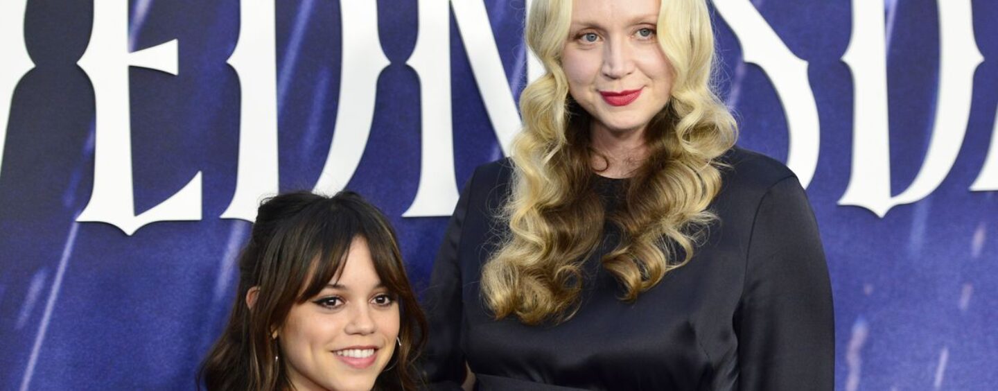 Regardez Jenna Ortega et Gwendoline Christie se faire sévèrement dans l'interview 'Mercredi', tandis que les lesbiennes se pâle