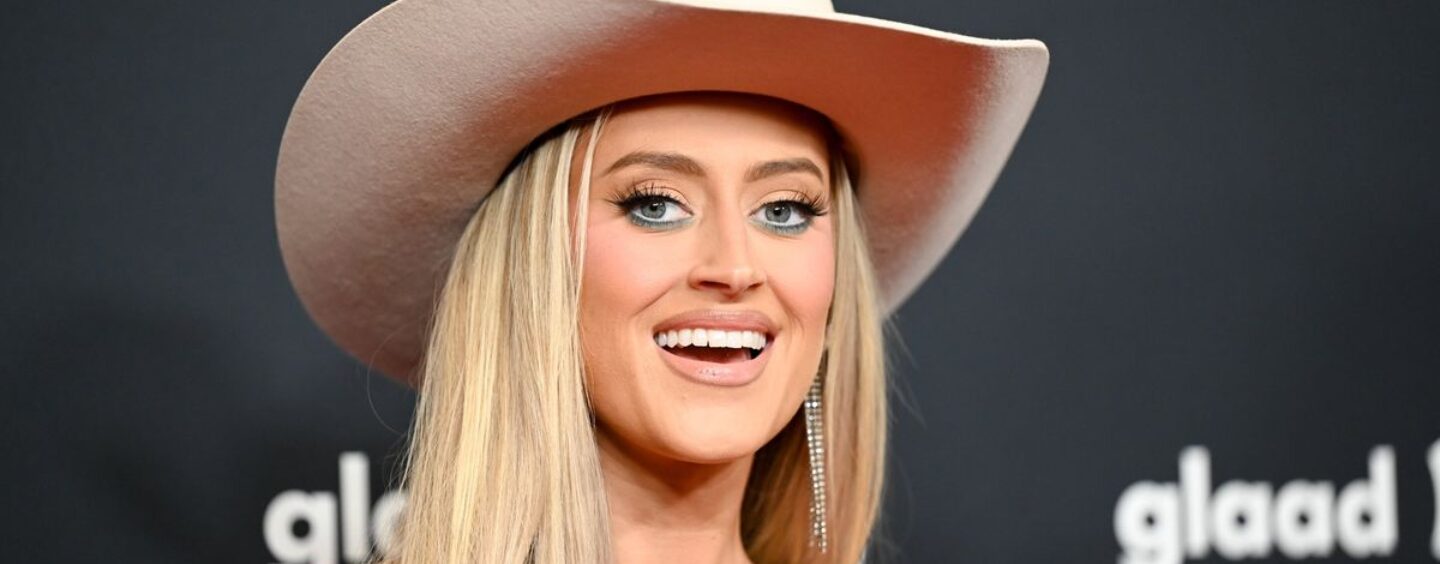 La star du pays lesbienne Brooke Eden adopte légalement son fils dans une vidéo douce qui vous fera sourire