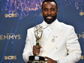 Emmys 2025: Tramell Tillman est le premier homme noir pour gagner un acteur de drame de soutien