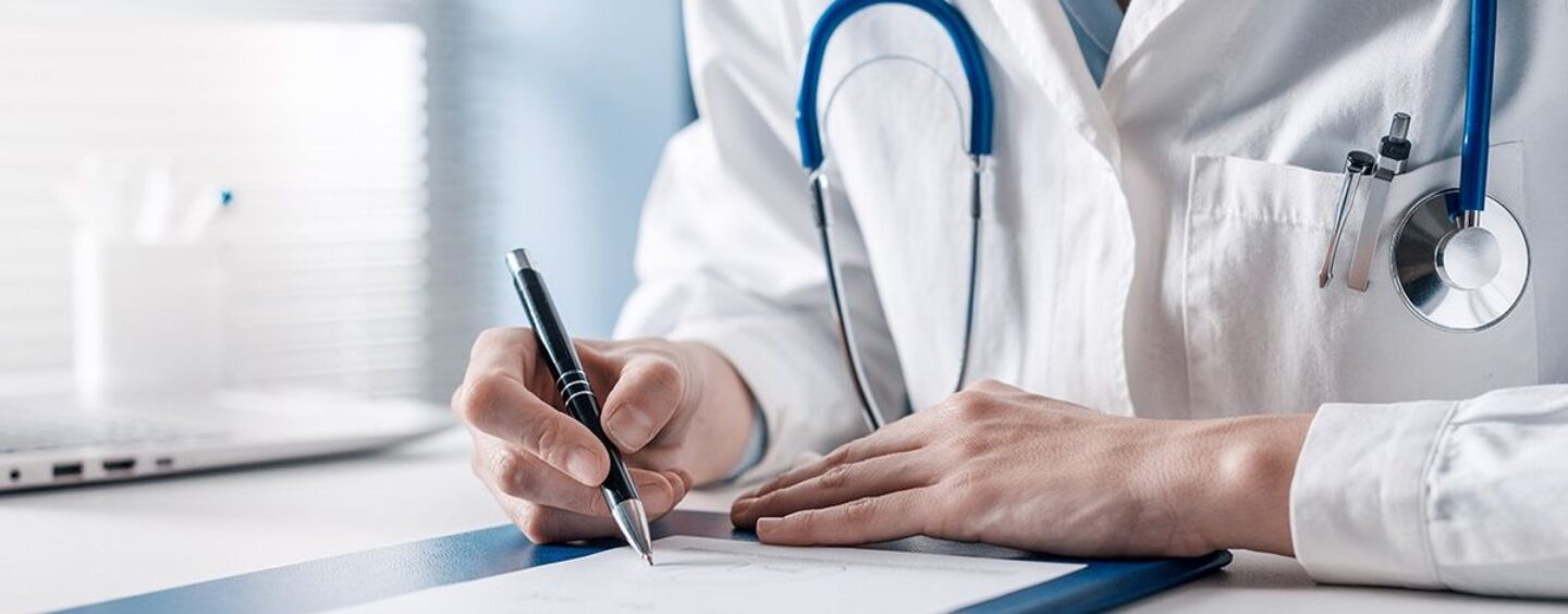 Docteur du Texas accusé d'avoir fourni des soins affirmés par les sexes aux jeunes commis «Aucune violation juridique»