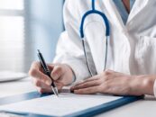 Docteur du Texas accusé d'avoir fourni des soins affirmés par les sexes aux jeunes commis «Aucune violation juridique»