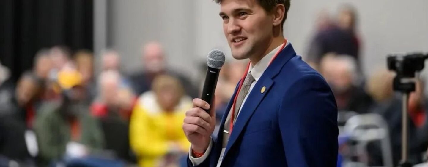 Certains gopers du Michigan veulent interdire le porno en ligne – plus des représentations de personnes trans ou traîner