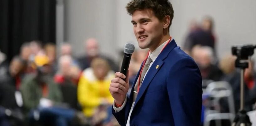 Certains gopers du Michigan veulent interdire le porno en ligne – plus des représentations de personnes trans ou traîner