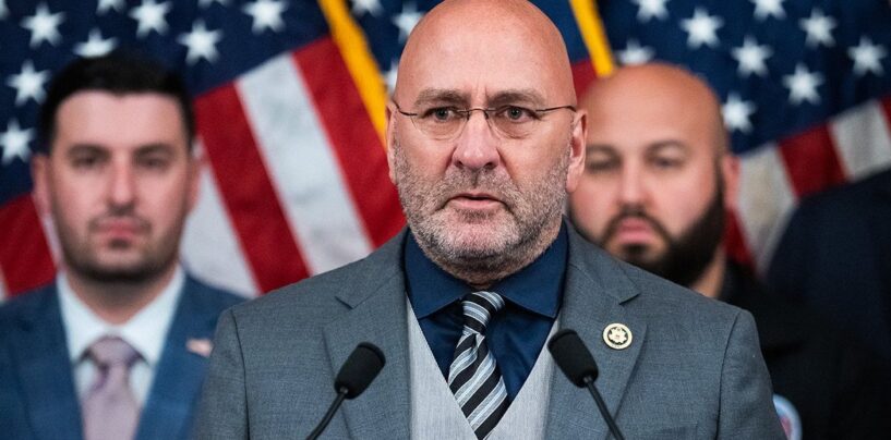 Louisiana Republican exige que les sociétés de médias sociaux suppriment les publications anti-chargement Kirk et les utilisateurs