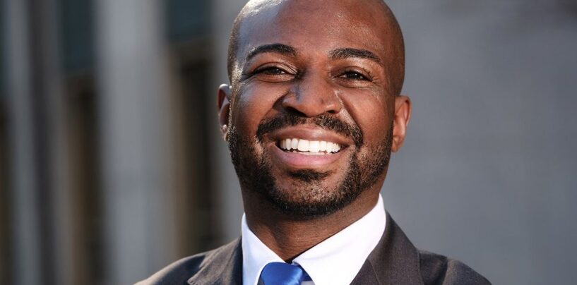 Rencontrez l'entrepreneur gay noir qui se présente pour être le prochain sénateur de l'Alabama