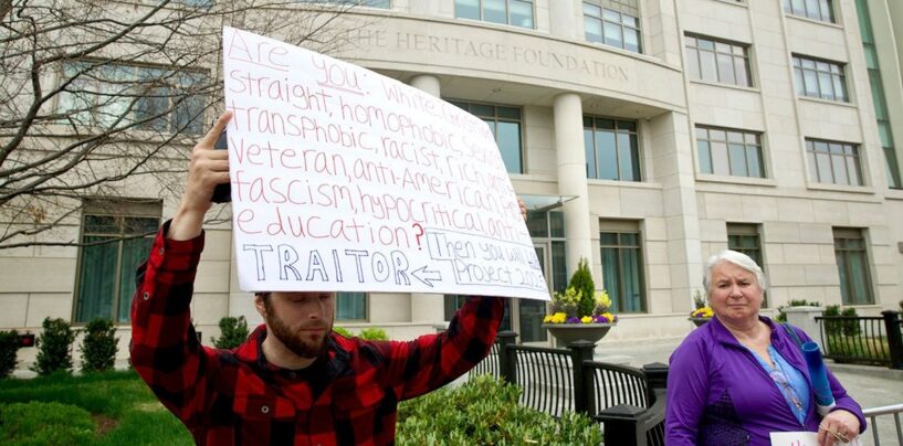 La Heritage Foundation veut des personnes transgenres et des alliés désignés comme terroristes