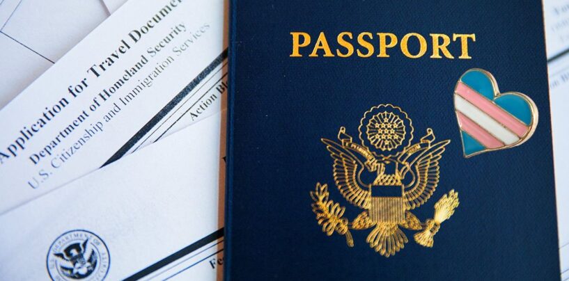 L'administrateur de Trump demande à la Cour suprême de restaurer la politique des passeports anti-trans