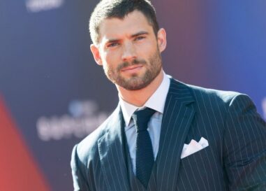 Le géant de David Corenswet «  Superman '' Bulge dans une nouvelle photo a les gays haletants