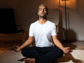 Le meilleur yoga s'étire pour les fonds qui veulent améliorer leur jeu