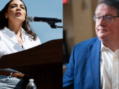 AOC rôtit un membre du Congrès du GOP après son tweet de jeu de chiot bizarre