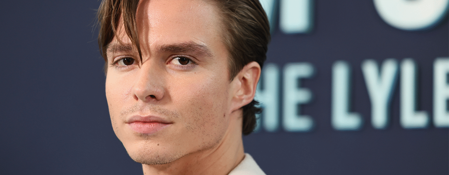 Nicholas Alexander Chavez se déshabille pour Jacquemus et laisse les fans en suppliant plus