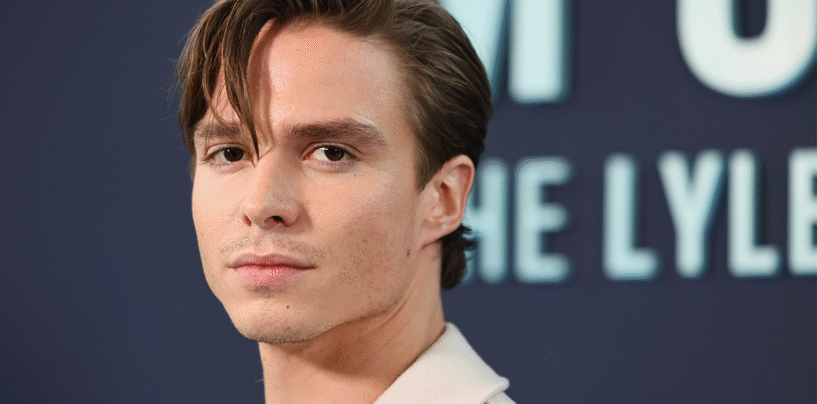 Nicholas Alexander Chavez se déshabille pour Jacquemus et laisse les fans en suppliant plus