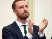 Les défenseurs et les éducateurs de l'Oklahoma célèbrent la démission du surintendant de l'État Ryan Walters en tant que «moment pivot»