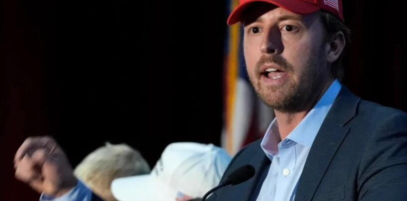 La chute du surintendant de l'État de l'Oklahoma, Ryan Walters, et les questions autour de sa démission