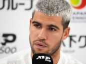 La routine d'étirement coquine de la star du tennis Carlos Alcaraz a les gays dans une frénésie